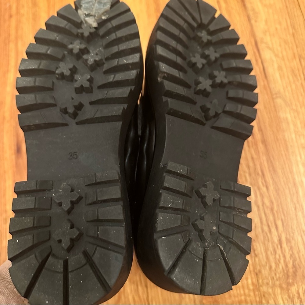 H&M women’s Chunky Black Loafers Size 35 - Picture 6 of 9